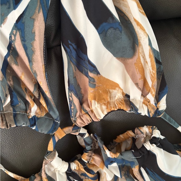 Abstract Patterned Halter Dress - Picture 3 of 6